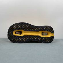 Cargar imagen en el visor de la galería, Nike Vomero Premium Yellow FN8453-017