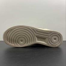 Cargar imagen en el visor de la galería, LV x Air Force 1 07 Low Black White Gray BS6055-202