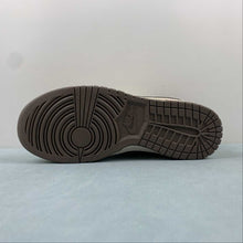Cargar imagen en el visor de la galería, SB Dunk Low LV Brown Black XQ5180-316
