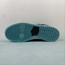 Cargar imagen en el visor de la galería, Dunk Low Pro Sb Clear Jade Clear White Black Jade 304292-030