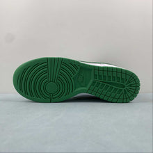 Cargar imagen en el visor de la galería, SB Dunk Low LV Green White LV0526-597
