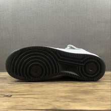 Cargar imagen en el visor de la galería, Air Force 1 07 Mid LV8 White Black 366731-808