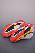 Cargar imagen en el visor de la galería, Nike ACG Zegama White Black Yellow Orange HV8113-114