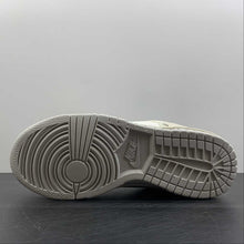 Cargar imagen en el visor de la galería, SB Dunk Low Disrupt 2 Pale Ivory White Black DH4402-101