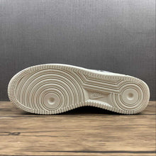 Cargar imagen en el visor de la galería, Air Force 1 Low Valentine's Day White Black LZ5988-505