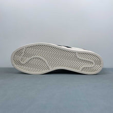 Cargar imagen en el visor de la galería, Adidas Superstar x Stussy BZ2522