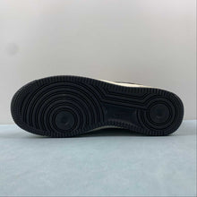 Cargar imagen en el visor de la galería, Undefeated x Air Force 1 Low White Black Brown BS9055-830