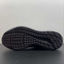 Cargar imagen en el visor de la galería, Air Zoom Pegasus 39 Black White DH4071-002