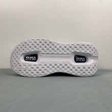 Cargar imagen en el visor de la galería, Nike Vomero Premium White Red HQ2050-718