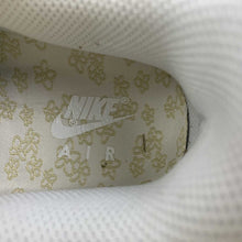 Cargar imagen en el visor de la galería, Air Force 1 Low Flower Swoosh White Gold DO9458-100