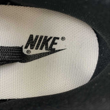 Cargar imagen en el visor de la galería, Stussy x SB Dunk Low Off White Black FC1688-151