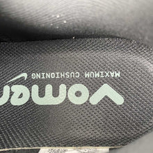 Cargar imagen en el visor de la galería, Nike Zoom Vomero PLUS Anthracite Cannon White Reflect silver IM6011-060