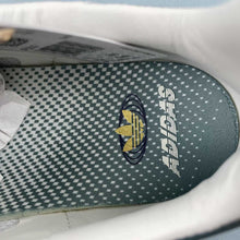 Cargar imagen en el visor de la galería, Adidas Samba OG Samba 49 Off White Halo Silver Gold Metallic JP9222