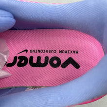 Cargar imagen en el visor de la galería, Nike Zoom Vomero PLUS Royal Pulse Metallic Dark Grey HV8154-400