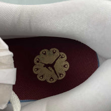 Cargar imagen en el visor de la galería, Air Jordan 2 Retro Low SP Year of the Dragon FJ6871-100