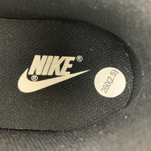 Cargar imagen en el visor de la galería, Supreme x SB Dunk Low Off White Black RM2308-237