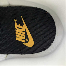 Cargar imagen en el visor de la galería, SB Dunk Low 85 White Brown Black DO9457-113