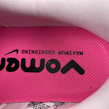 Cargar imagen en el visor de la galería, Nike Zoom Vomero PLUS Hyper Pink Burgundy Crush HV8154-604