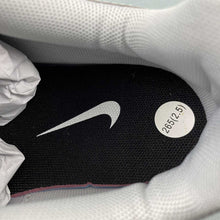 Cargar imagen en el visor de la galería, Nike P-6000 Metallic Silver White Black FD9876-101