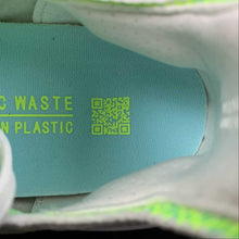 Cargar imagen en el visor de la galería, Adidas UltraBoost 22 White Fluorescent Green GX5926