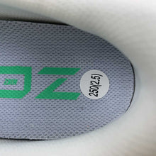 Cargar imagen en el visor de la galería, Air Winflo 8 Summit White Menta-Pink Glaze CW3421-105