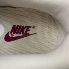 Cargar imagen en el visor de la galería, Travis Scott x SB Dunk Low PlayStation Dark Brown Red CU1726-666