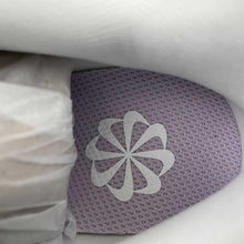 Cargar imagen en el visor de la galería, Air Winflo 11 White Lilac Flower FJ9510-101