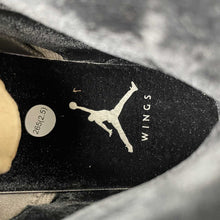 Cargar imagen en el visor de la galería, Air Jordan 5 Retro Wings Medium Grey Black Metallic Silver IO2038-001