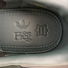 Cargar imagen en el visor de la galería, Adidas Samba Kith Clarks 8th Street Shadow Green White ID7299