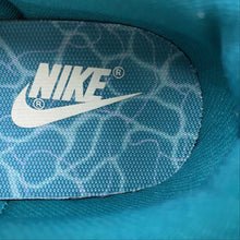 Cargar imagen en el visor de la galería, SB Dunk Low Ocean Summit White Bright Spruce DV3029-100