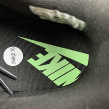 Cargar imagen en el visor de la galería, SB Dunk Low Disrupt 2 Just Do It Snakeskin Black White DV1490-161