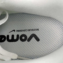 Cargar imagen en el visor de la galería, Nike Zoom Vomero 18 Summit White Black Varely Volt HM6803-107