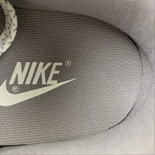 Cargar imagen en el visor de la galería, SB Dunk Low LV Off White Gray Gold XD6188-021