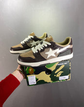 Cargar imagen en el visor de la galería, BAPE Sk8 STA Brown Gray