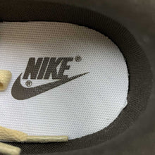 Cargar imagen en el visor de la galería, SB Dunk Low White Brown DD1391 168