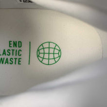 Cargar imagen en el visor de la galería, Adidas Ultraboost Light White Tint Court Green Blue Dawn HQ6350