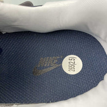 Cargar imagen en el visor de la galería, Nike V2k Run Obsidian Thunder Blue HJ4497-400
