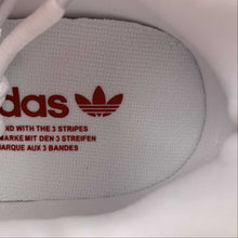 Cargar imagen en el visor de la galería, Adidas Ozweego OG W Cloud White Better Scarlet Silver Metallic IG6197