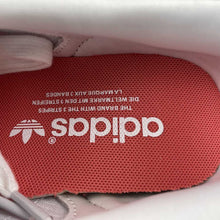 Cargar imagen en el visor de la galería, Adidas Gazelle Indoor Olympic Pack Better Scarlet Cloud White Gum IF9641