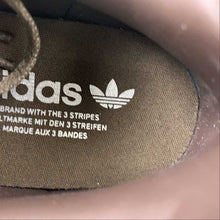 Cargar imagen en el visor de la galería, Adidas Gazelle Earth Strata Brown Gum IG4989