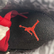 Cargar imagen en el visor de la galería, Air Jordan Spizike Low Black Varsity Red Classic Green FQ1759-060