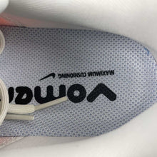 Cargar imagen en el visor de la galería, Nike Zoom Vomero 18 Sail Black Brigth Crimson HM6804-100
