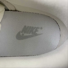 Cargar imagen en el visor de la galería, Gucci x SB Dunk Low Off White Gray Gold FC1688-159