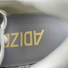 Cargar imagen en el visor de la galería, Adizero Boston 13 Chalk White Gold Metallic Orange Tint JS4952