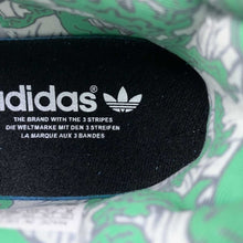 Cargar imagen en el visor de la galería, Adidas Day Jogger Boost Grey Green Cloud White FX6173