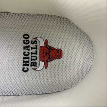 Cargar imagen en el visor de la galería, Air Force 1 07 Low Beige Dark Grey Red Chicago NA2022-006