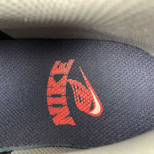 Cargar imagen en el visor de la galería, Air Max 95 Track Red Smoke Grey DM0011-007