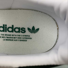 Cargar imagen en el visor de la galería, Adidas Samba Vegan Cloud White Dark Green Gum ID0440