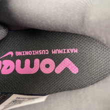 Cargar imagen en el visor de la galería, Nike Vomero Premium Differentiated Black Grey FN8453-029