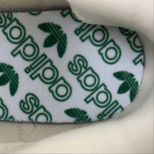 Cargar imagen en el visor de la galería, Adidas Retropy E5 W.R.P Beige Green Gum HP2193